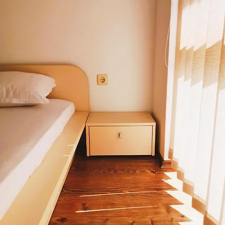Apartman Siana 2 *